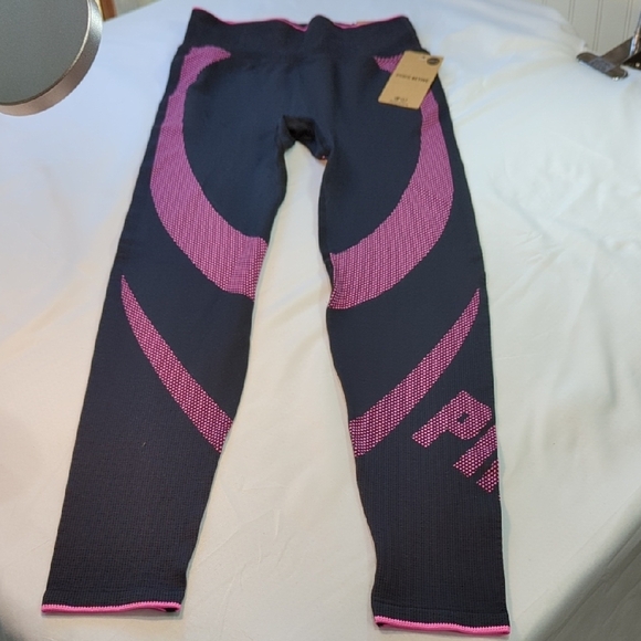 Victoria's Secret Black and Pink Yoga Pants, New With Tags!!! Amazing Butt!!!! - Picture 1 of 11